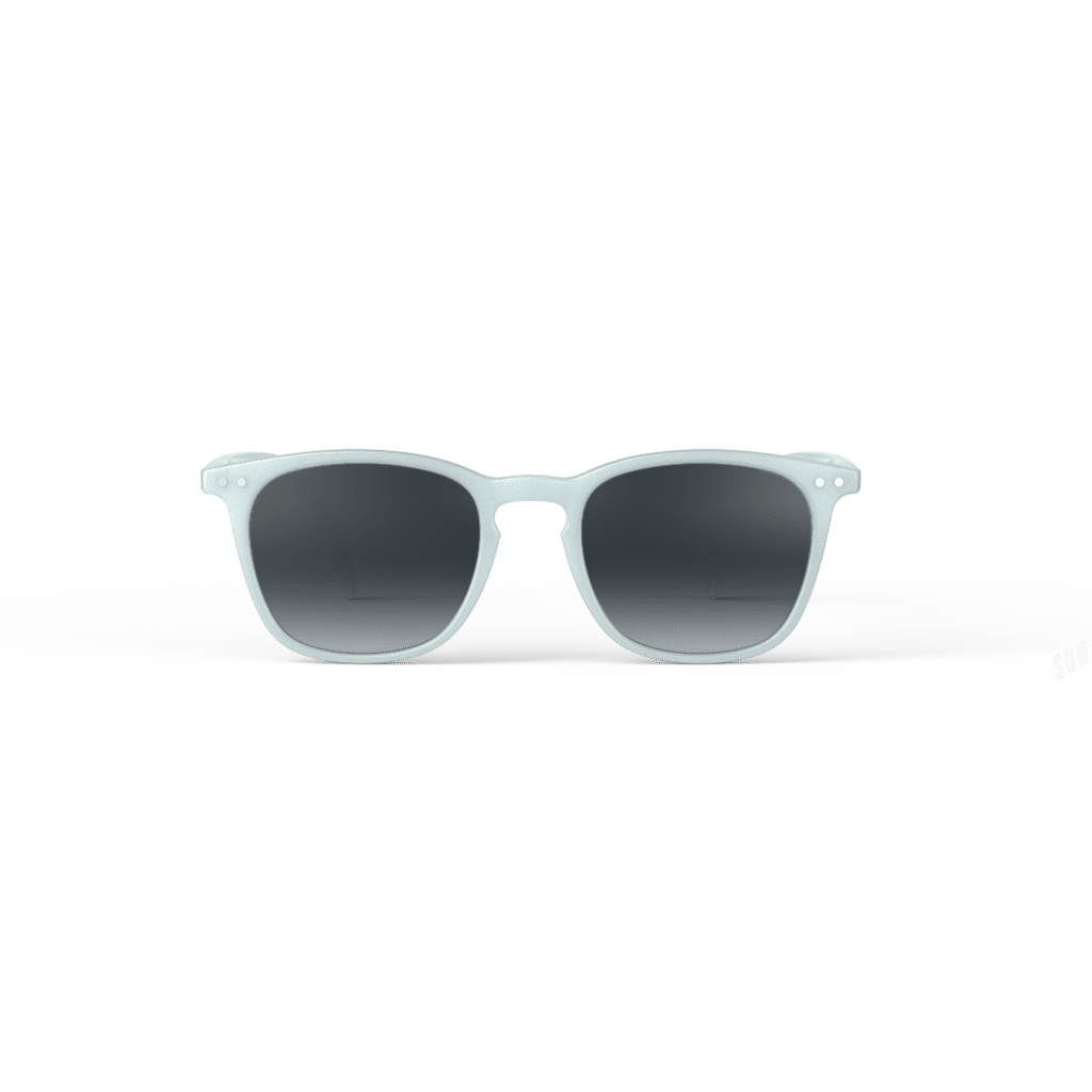 Lunettes de soleil #E - Misty blue, Izipizi, vues de face sur fond blanc