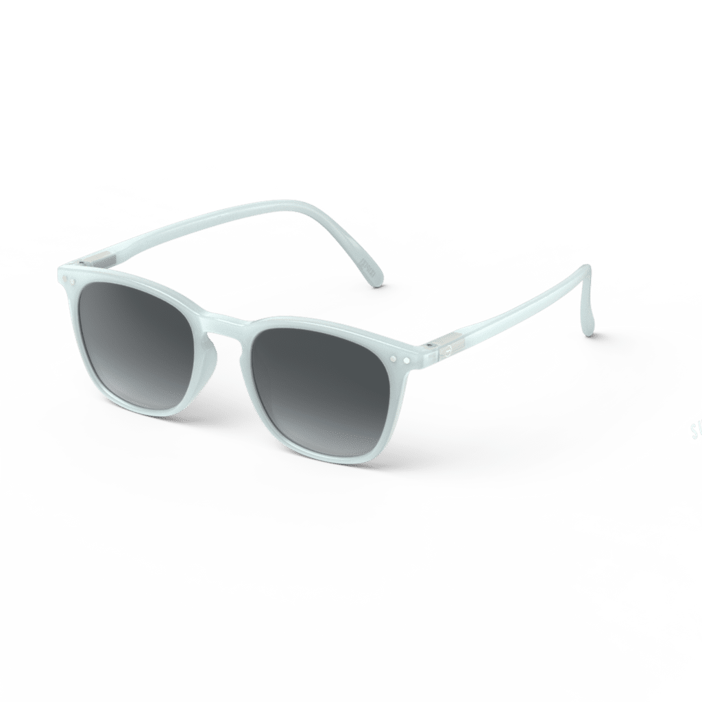 Lunettes de soleil #E - Misty blue, Izipizi, vues de côté sur fond blanc