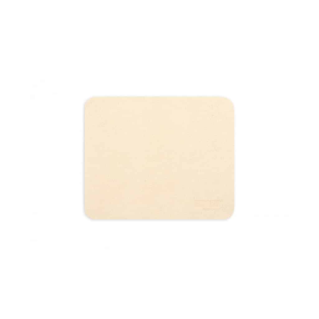 Lingette nettoyante pour lunettes - Crème, Izipizi, vue de face sur fond blanc