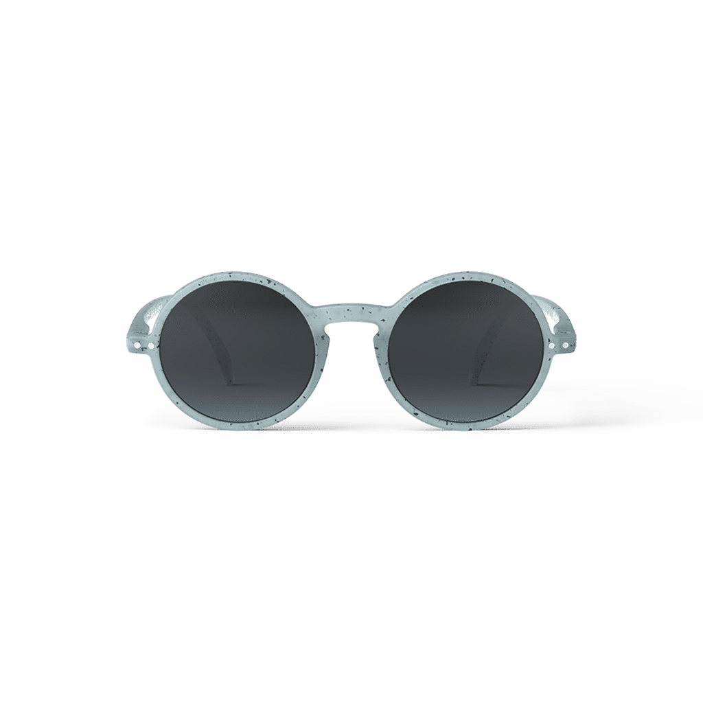 Lunettes de soleil #G - Washed denim, Izipizi, vue de face sur fond blanc