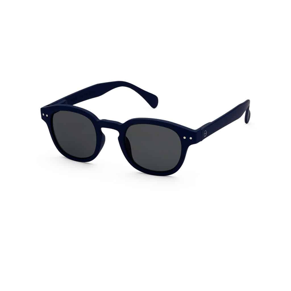 Lunettes de soleil #C - Bleu marine, Izipizi, vue de côté sur fond blanc