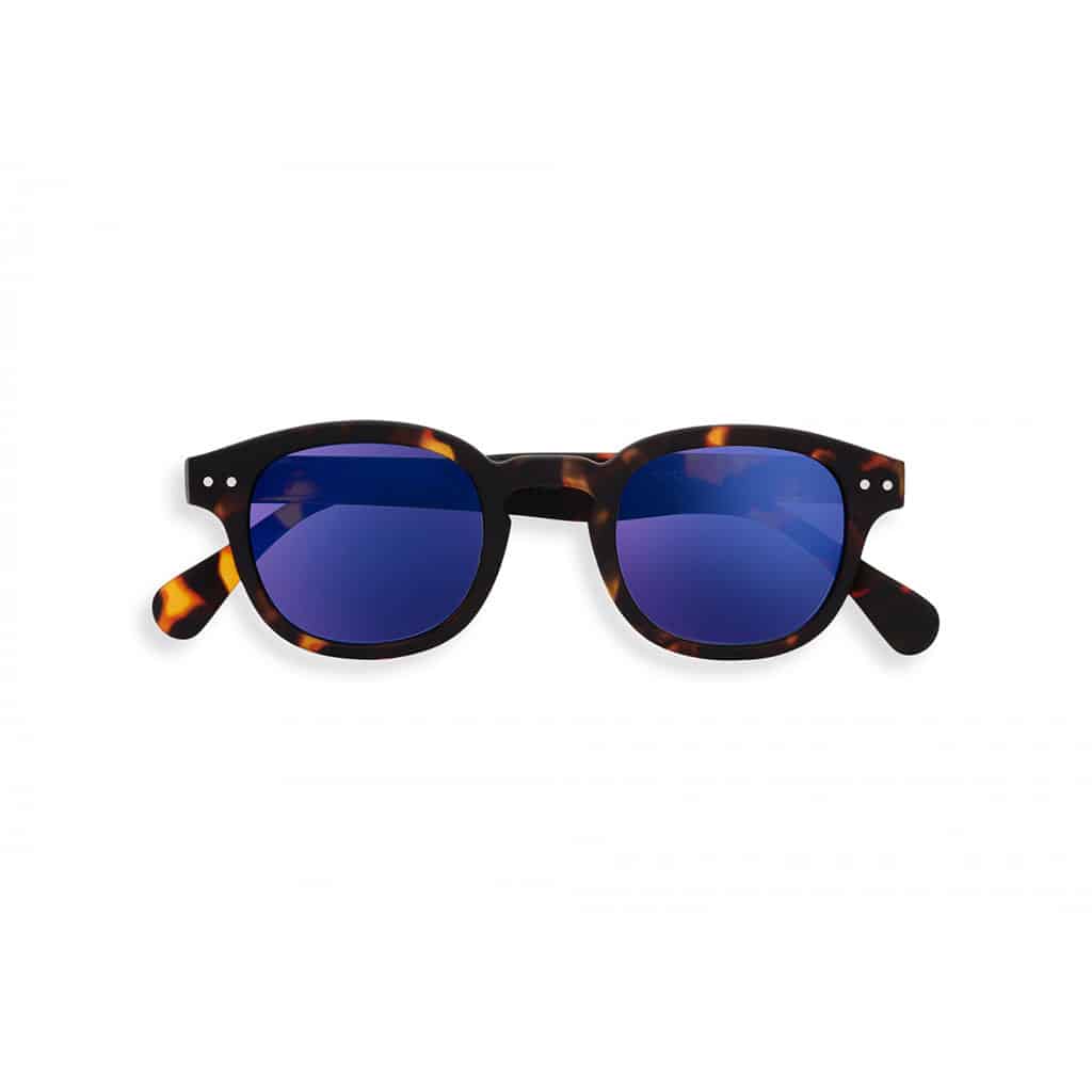 Lunettes de soleil #C - Écailles miroir, Izipizi, vues de face sur fond blanc