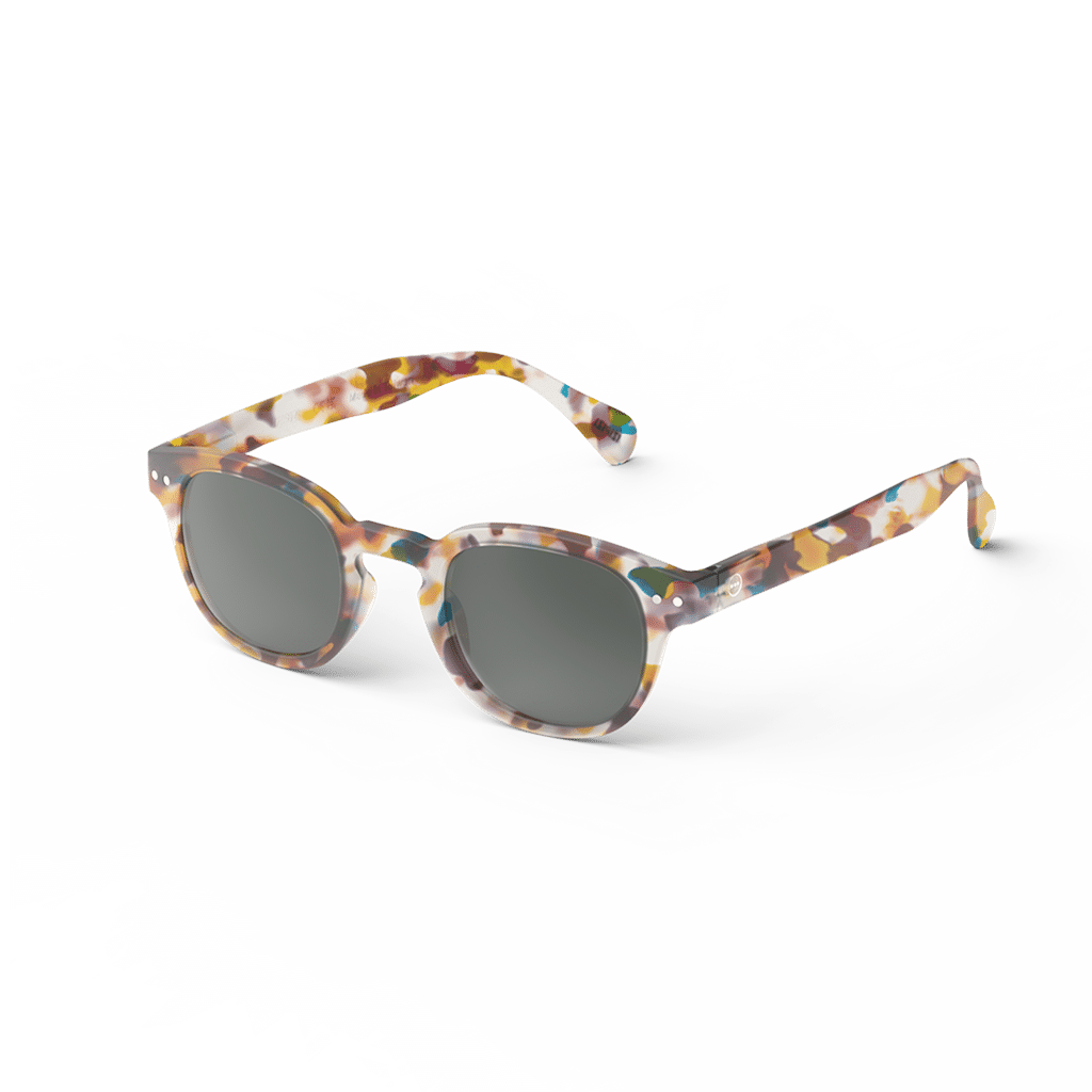 Lunettes de soleil #C - Écailles bleues, Izipizi, vues de côté sur fond blanc