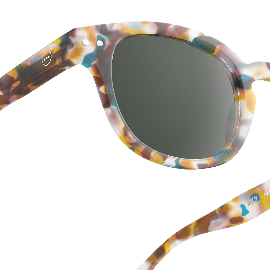 Lunettes de soleil #C - Écailles bleues, Izipizi, zoom