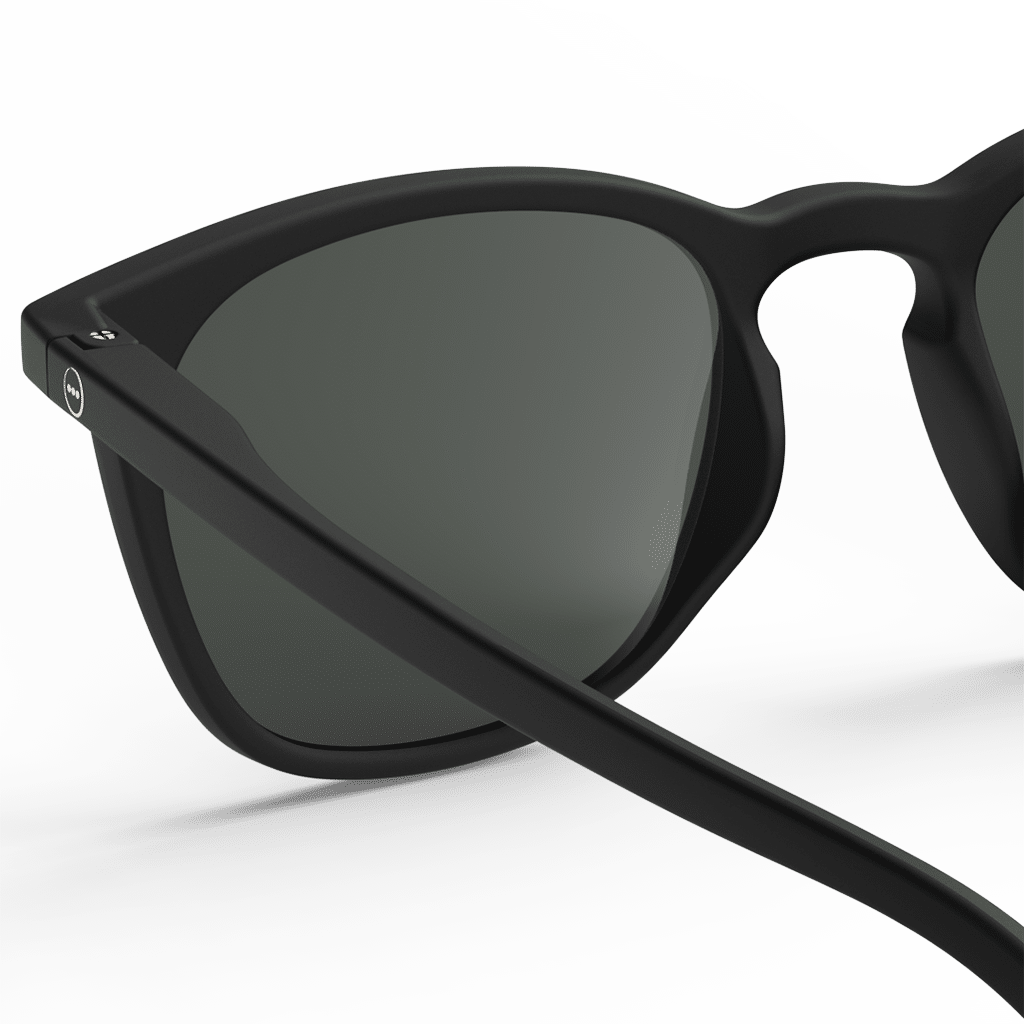 Lunettes de soleil #E - Noir, Izipizi, vues de face sur fond blanc