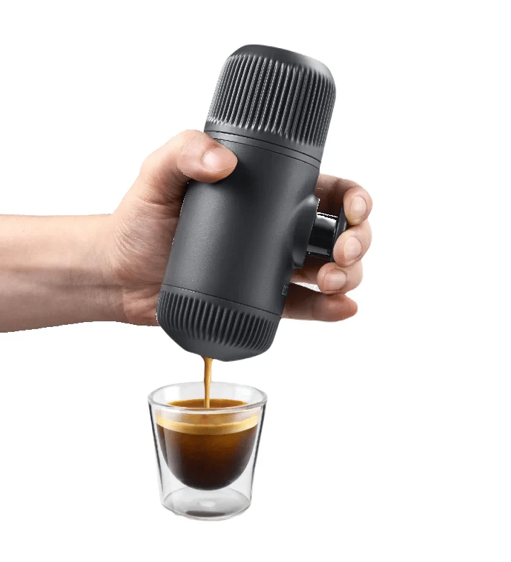 Machine à expresso portable Nanopresso + Adaptateur NS - Wacaco - Vue de côté sur fond blanc
