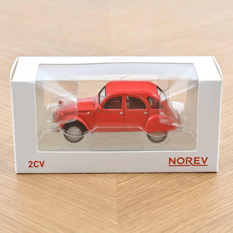 Voiture minimaliste 1/43 - Citroën 2CV 1978 – Rouge Géranium – Norev - Vue de face