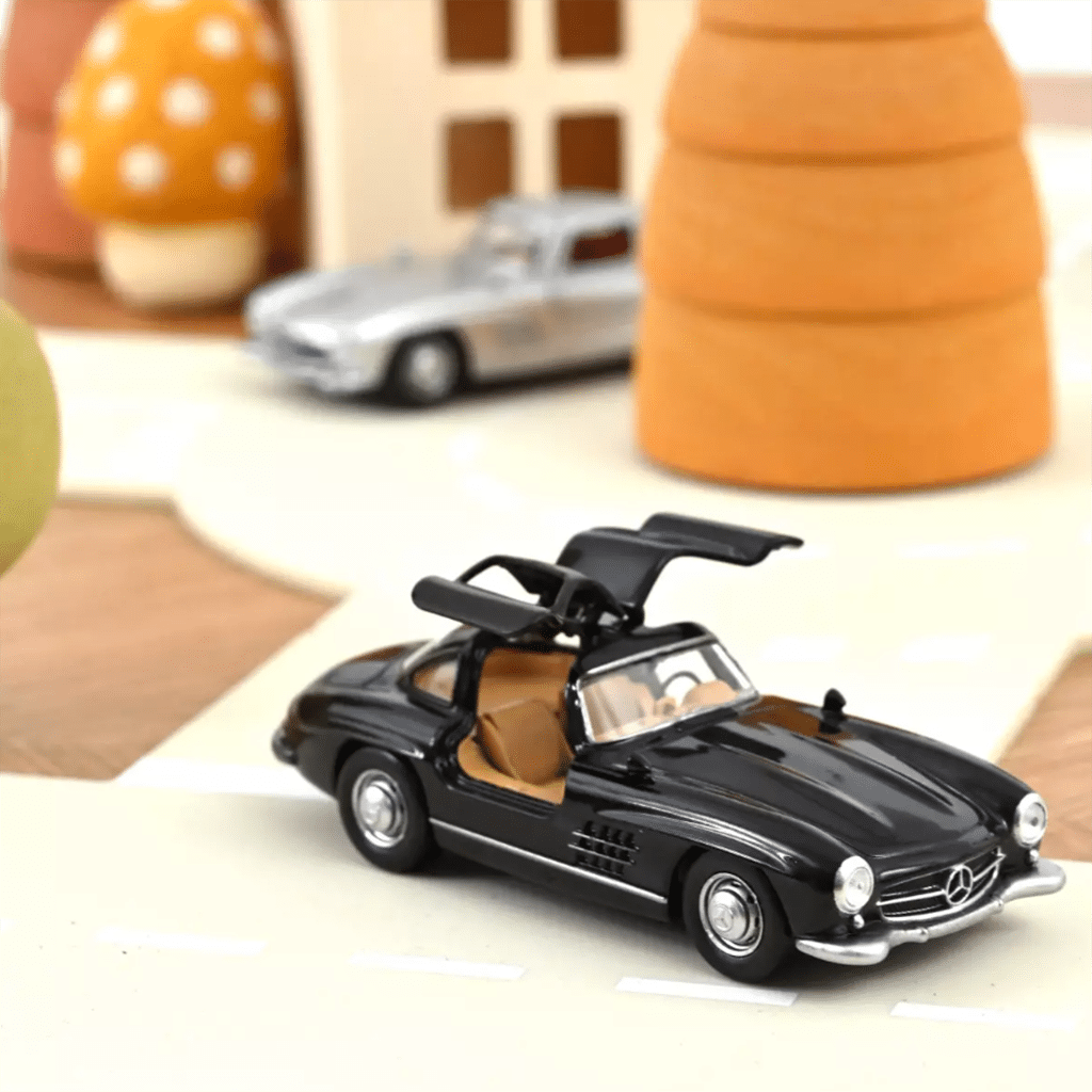 Voiture minimaliste 1/43 Mercedes Benz 300 SL 1954 - Noir - Norev - Ambiance