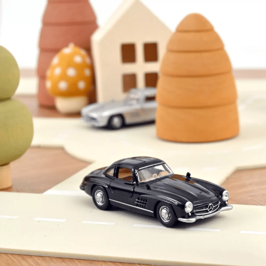 Voiture minimaliste 1/43 Mercedes Benz 300 SL 1954 - Noir - Norev - Ambiance