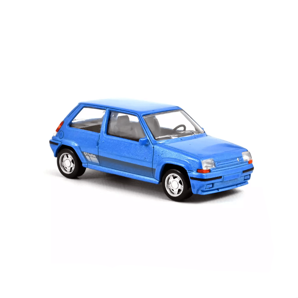 Voiture minimaliste 1/43 - Renault Supercinq GT Turbo Bleu - Norev - Vue de face sur fond blanc