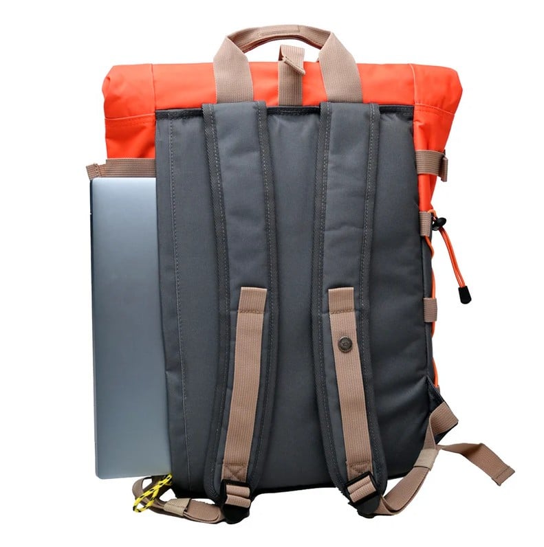 Sac à dos Roll-Top Orange et bleu grisé – 100 % Polyester Recyclé – Billybelt - Vu de dos sur fond blanc
