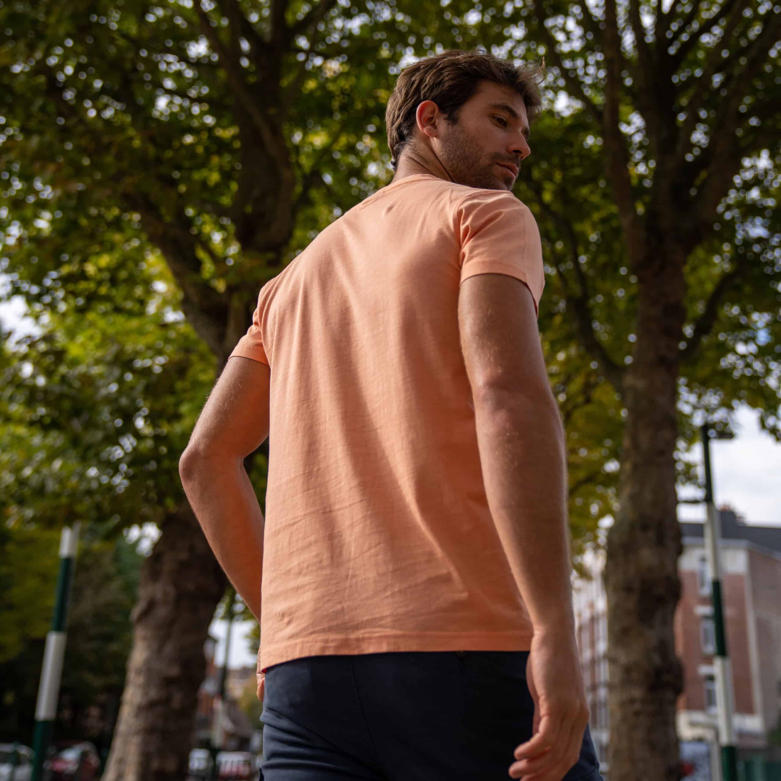 T-shirt 100 coton biologique - Garment Dye - Orange – Billybelt - Porté