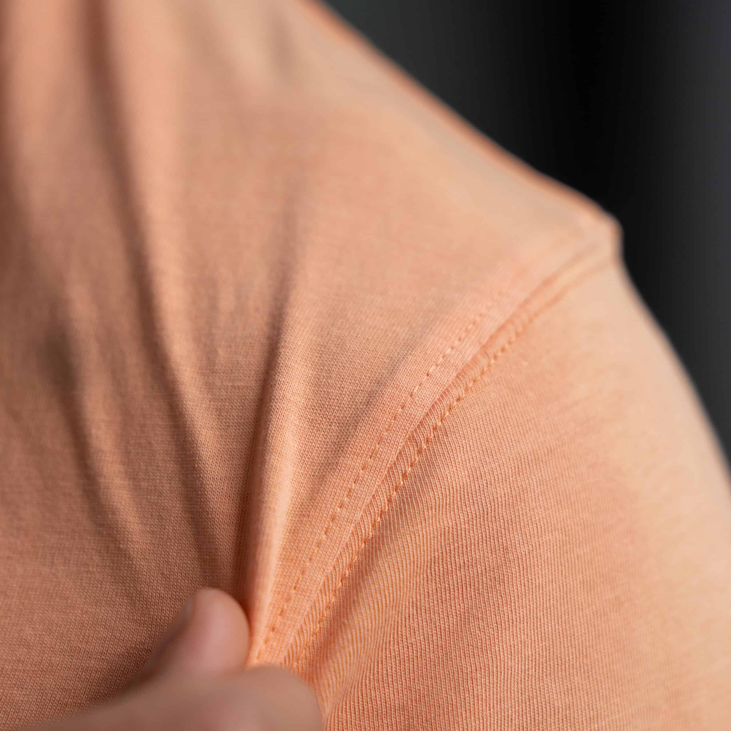 T-shirt 100 coton biologique - Garment Dye - Orange – Billybelt - Porté