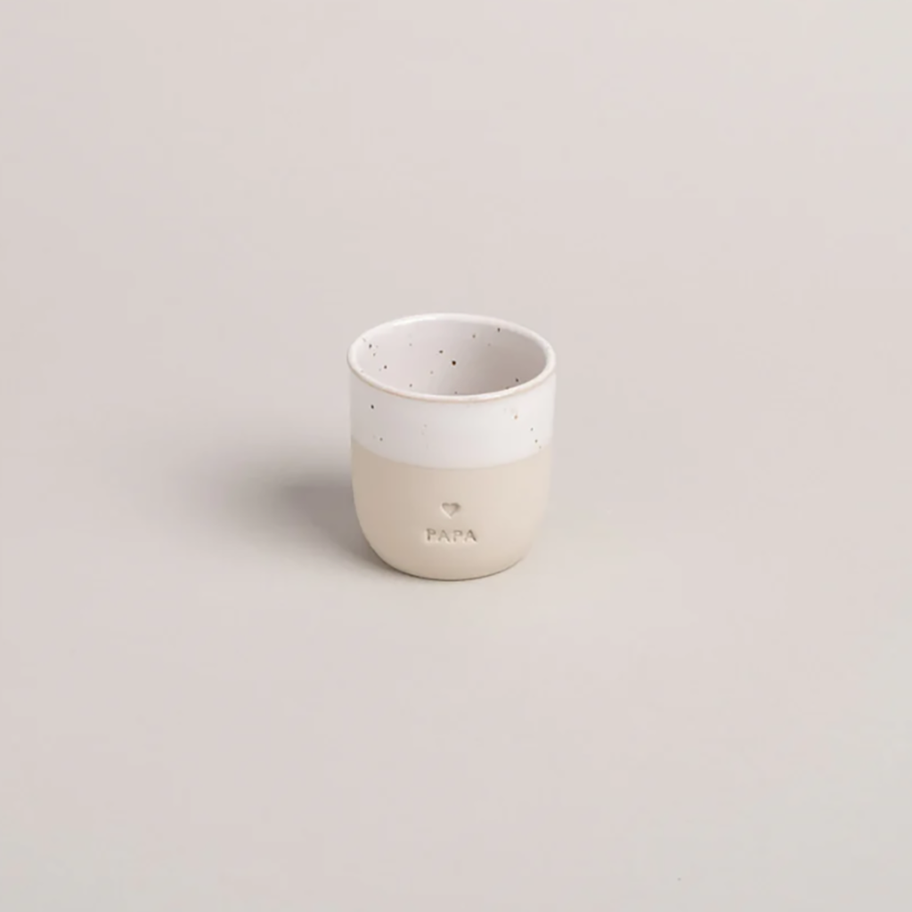 Tasse à expresso "Papa" – Eulenschnitt - Vue du dessus sur fond beige
