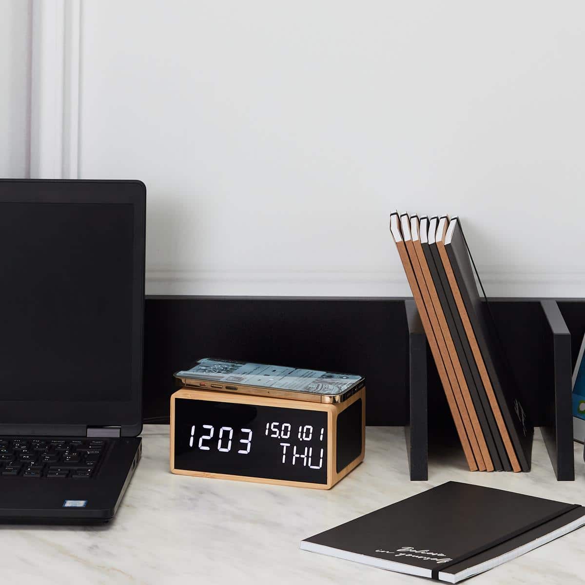 Réveil en bois avec affichage LED – La Chaise Longue - Ambiance