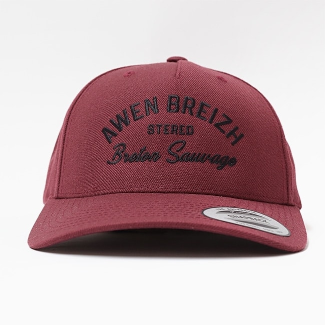 Casquette Awen Breizh - Prune : l’esprit breton signé Stered - Vue de face sur fond blanc