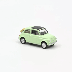 Voiture minimaliste - Fiat 500 F 1965 – 1/43 – Vert clair – Norev - Vue de côté sur fond blanc