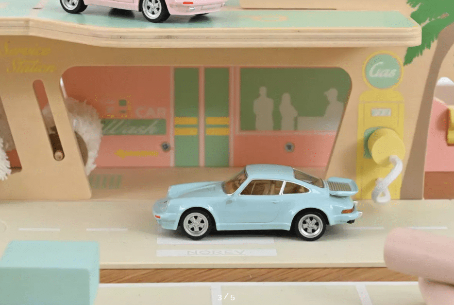 Voiture minimaliste - Porsche 911 Turbo 1978 – 1/43 – Bleu – Norev - Vue de côté