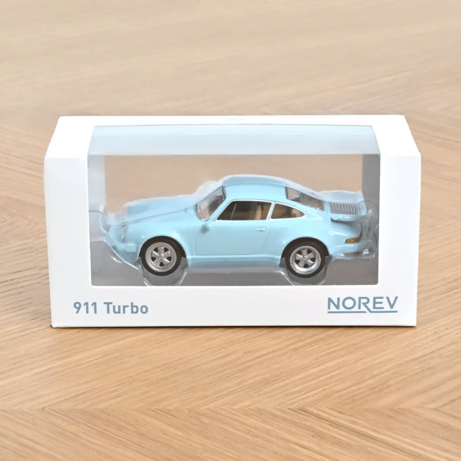 Voiture minimaliste - Porsche 911 Turbo 1978 – 1/43 – Bleu – Norev - Vue de côté