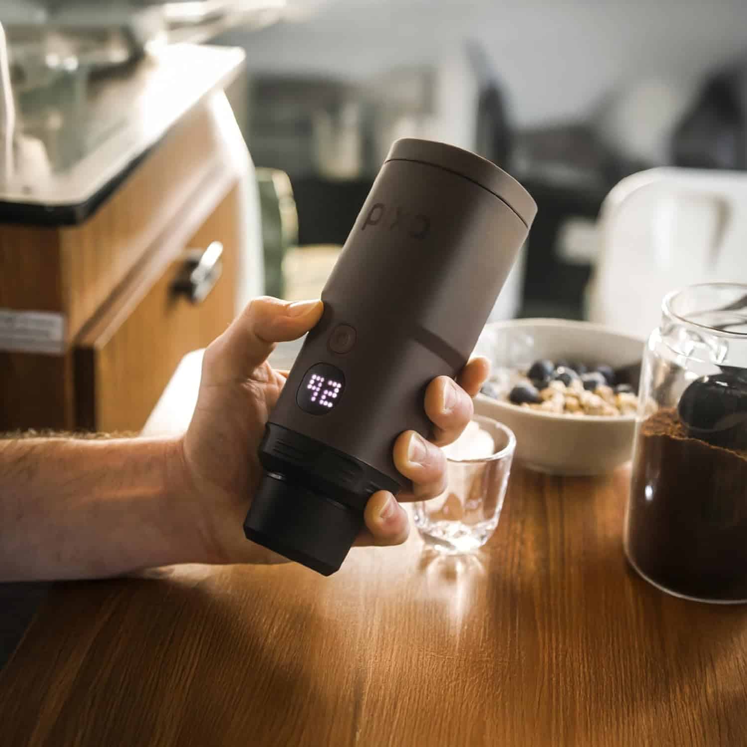 Machine à expresso portable - Pixapresso - Bordeaux foncé de Wacaco - Ambiance