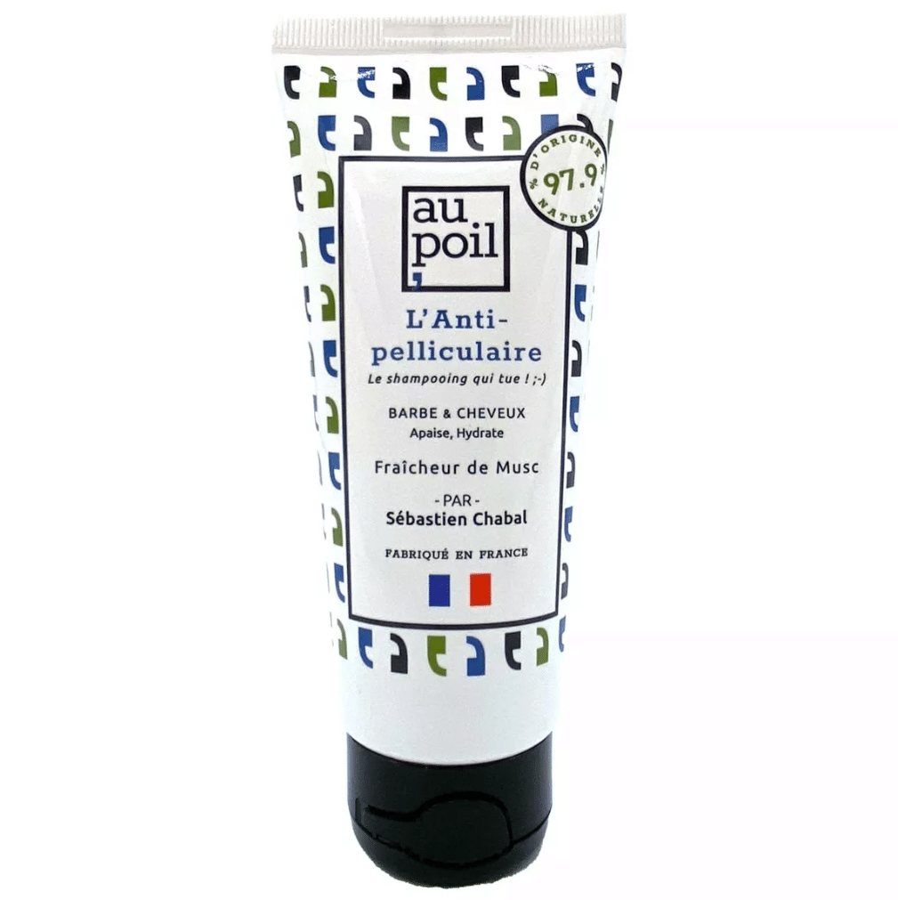 Shampoing anti-pelliculaire - Au poil - vue de face sur fond blanc.