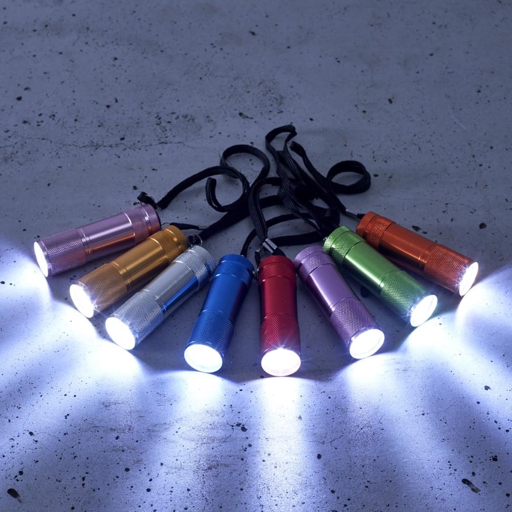 Mini lampe torche à piles - La chaise longue - ambiance.