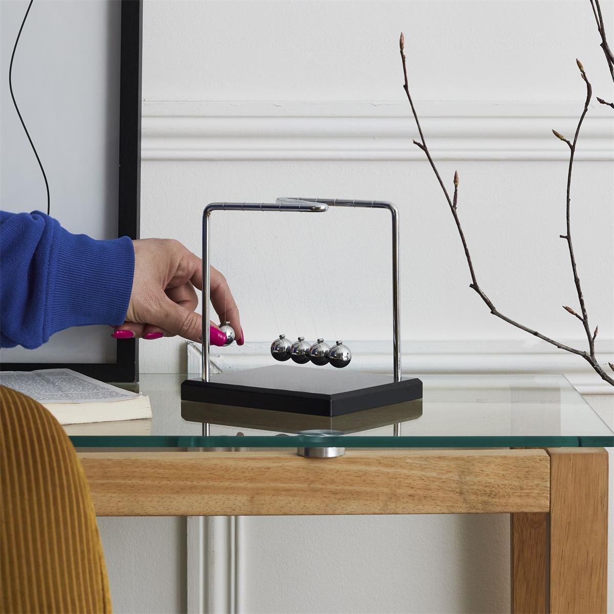 Pendule de Newton – La Chaise Longue - Ambiance