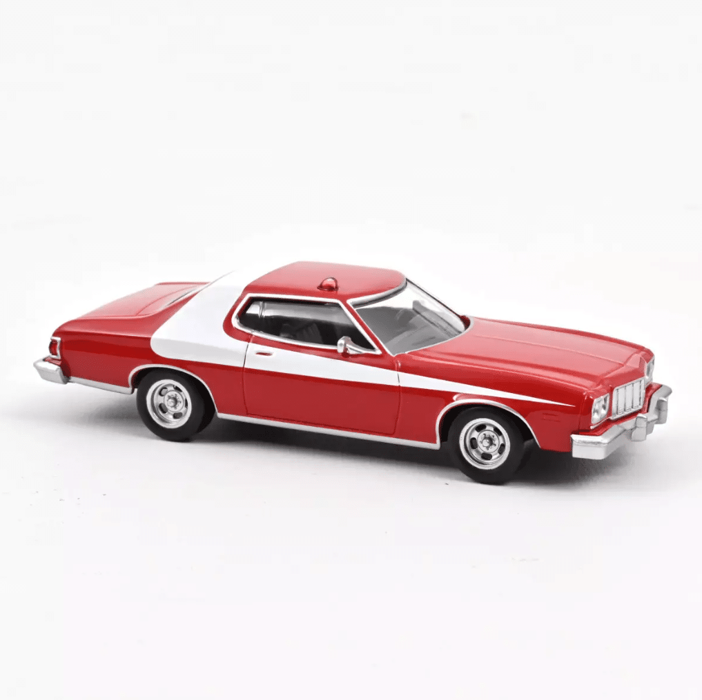 Voiture minimaliste 1/43 - Ford Grand Torino - Rouge - Norev - vue de coté sur fond blanc