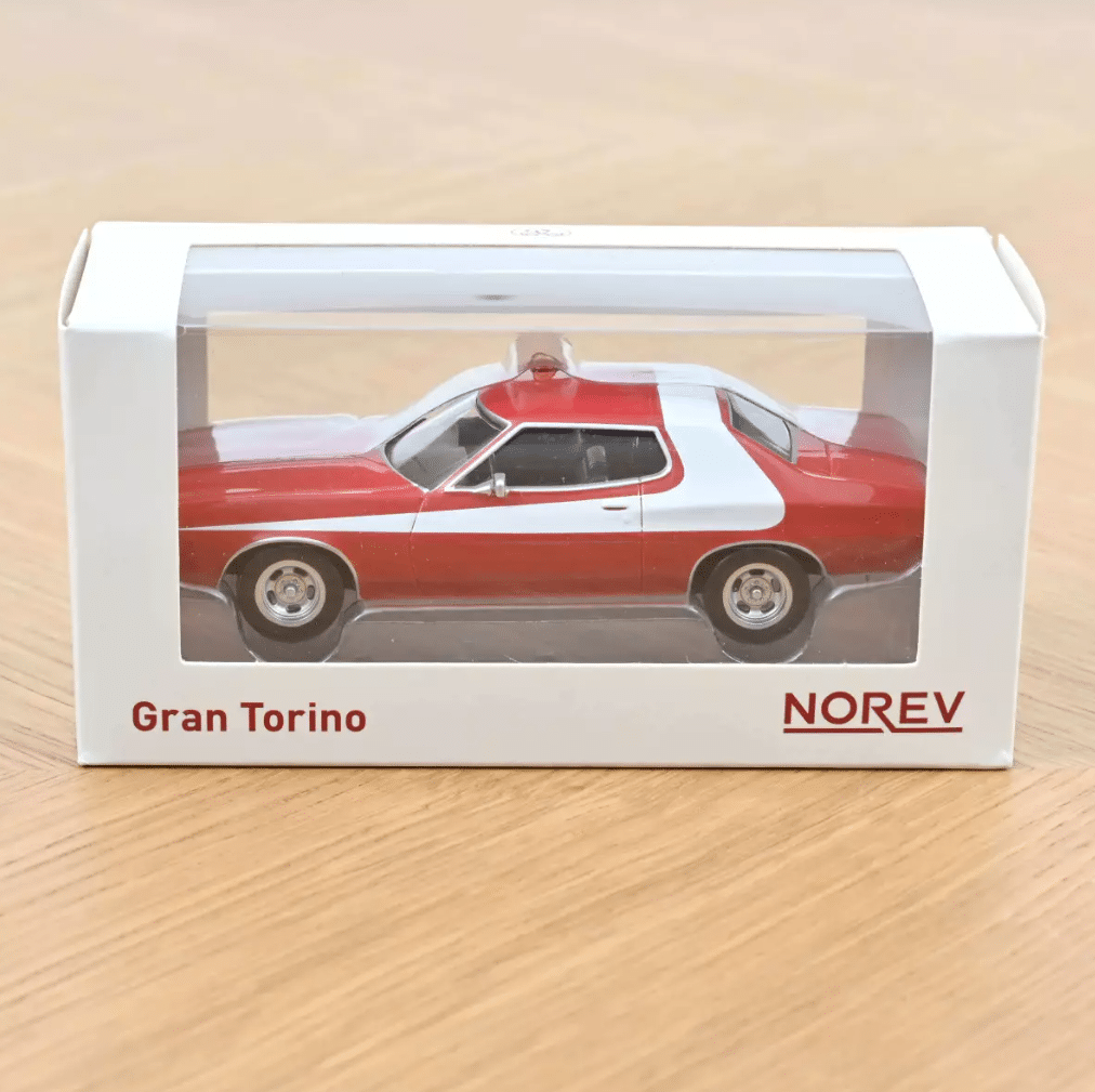 Voiture minimaliste 1/43 - Ford Grand Torino - Rouge - Norev - vue de face