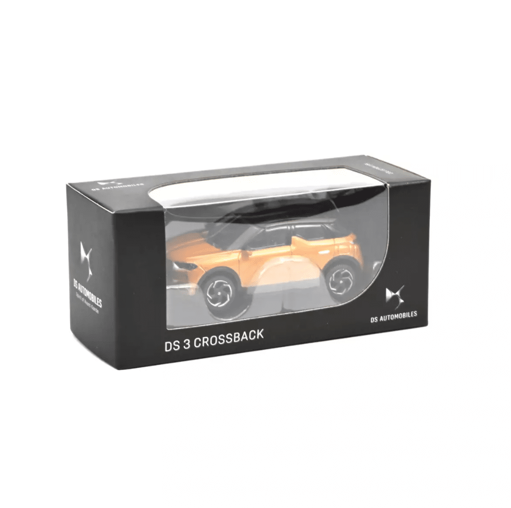 Voiture minimaliste 1/64 - DS 3 Crossback - Or - Norev - vue de coté