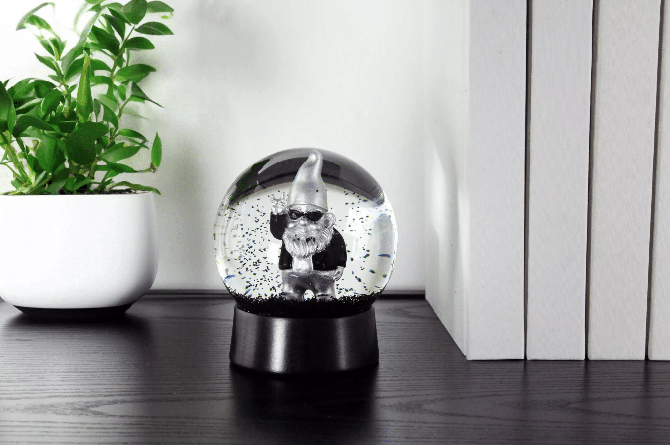 Boule à neige noire – Nain de roche – Winkee - Ambiance